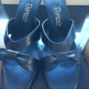 New Dezario Black Leather Retro Sandals - literally from the 70's/80's!